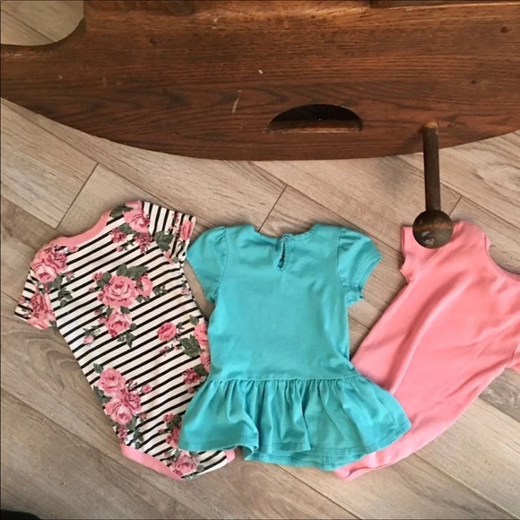 Juicy Couture Onesies 3pc Set - Picture 6 of 7